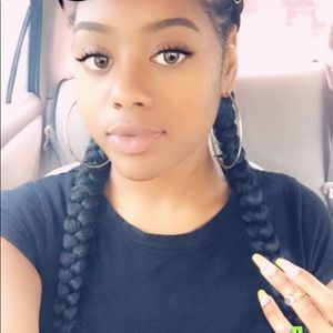 Meet your Posher, Zaneta